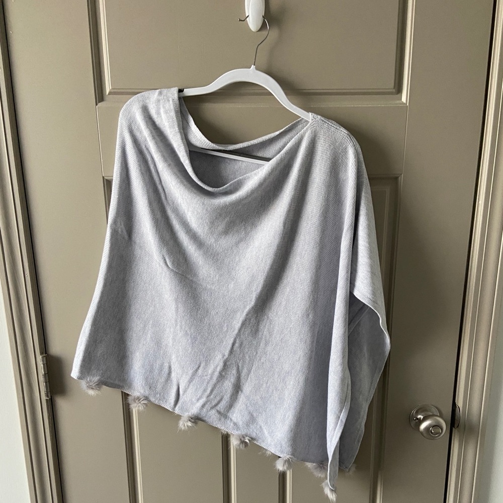 Lilly Pulitzer Oaklee grey cashmere wrap with fur pompoms